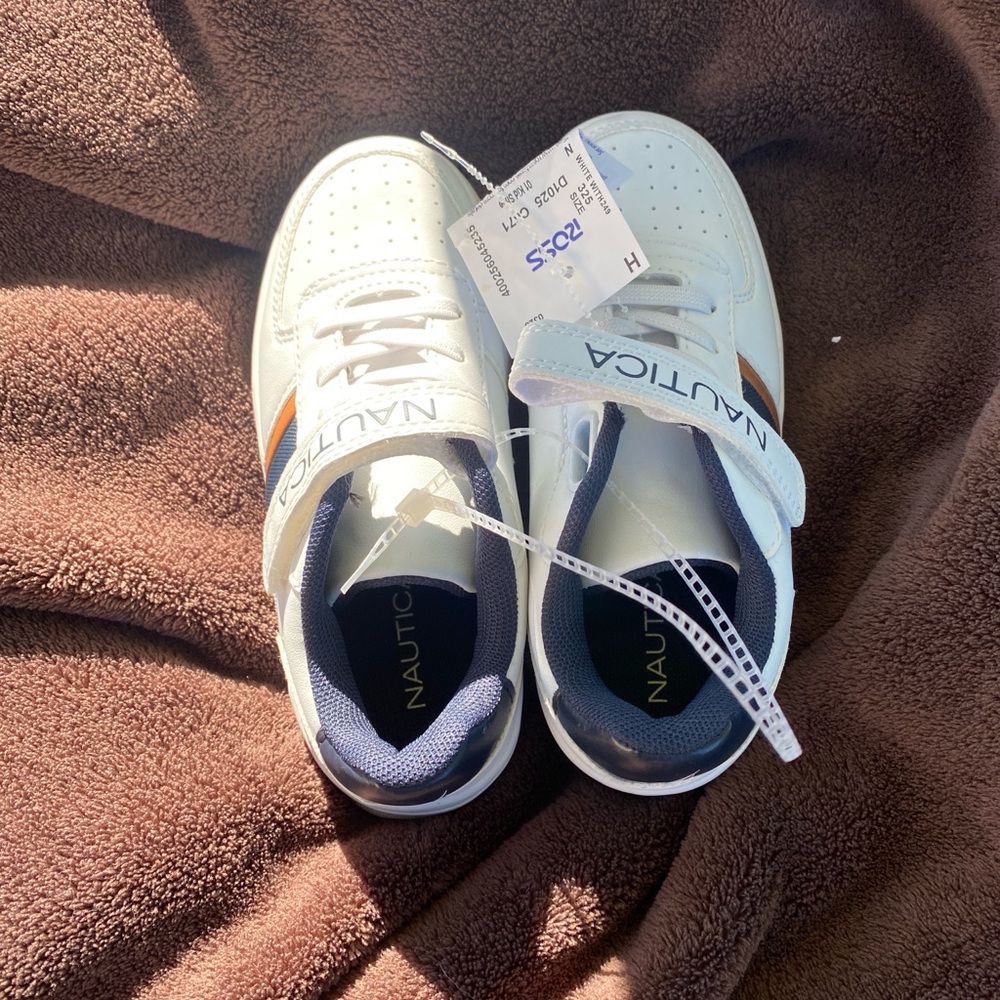 Brand New Toddler Boys Size 11 Nautica Shoes - Picture 3 of 4
